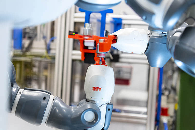 ABB 双臂YuMi 协作机器人助力CEJN公司提升竞争力和